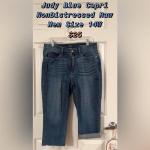 Judy Blue Non-Distressed Raw Hem Capri